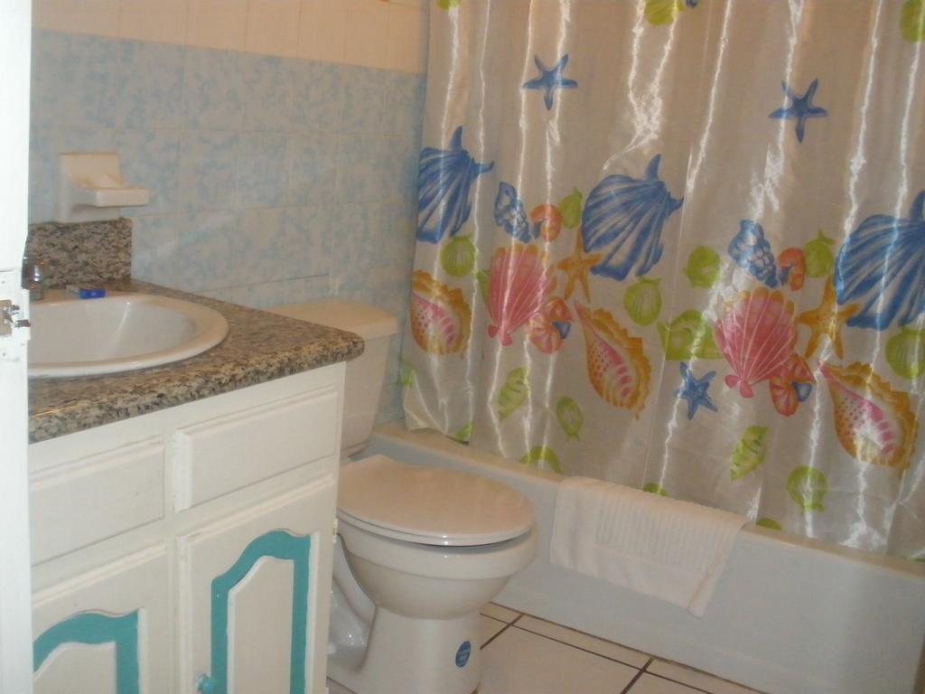 Villa Criss Ocho Rios Esterno foto